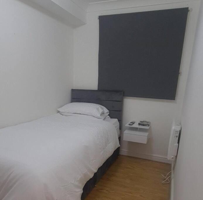 Lovely 2 Bedroom Flat With Free Parking New Southgate Dış mekan fotoğraf